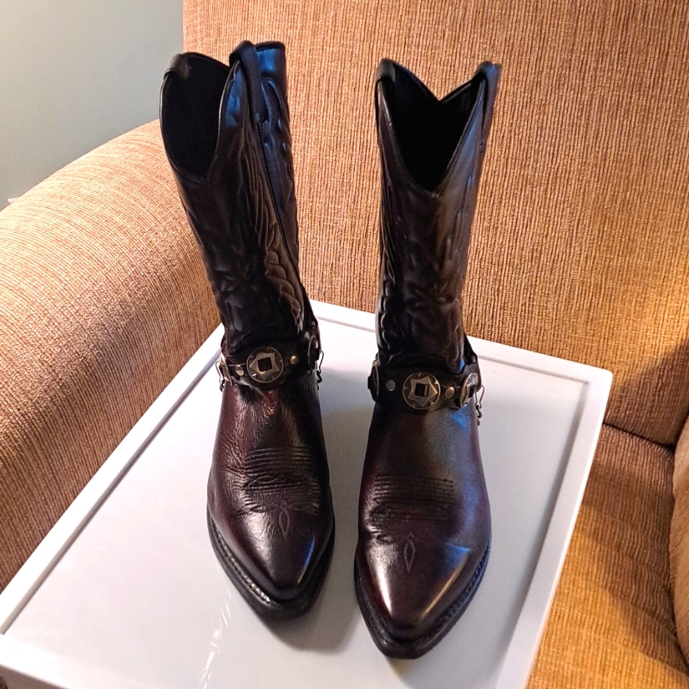 Cowboy Boots 👢